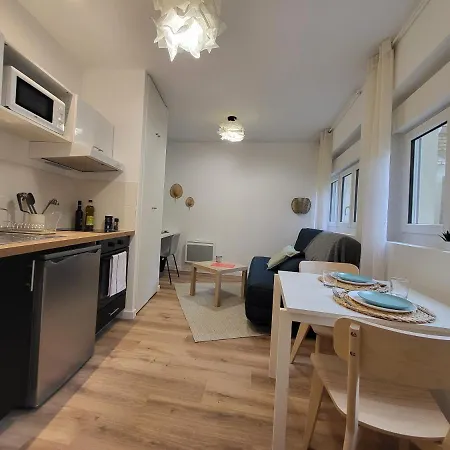 Le Nagi : Beau Studio Avec Patio Privatif アパート ルーアン