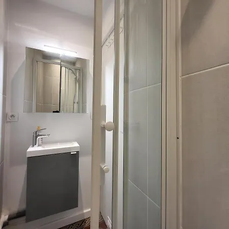 Le Nagi : Beau Studio Avec Patio Privatif Appartement Rouen